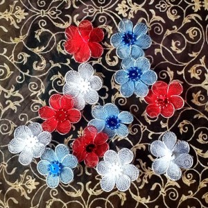 Цветочки декоративные "Цвета флага" искусственные AC0110U, 2х3 см, 12 шт.